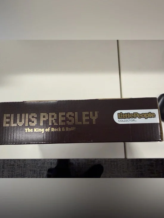 Fisher-Price Little People Elvis Presley Three-Figure Set - Picture 9 of 9